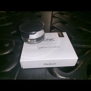 Gel Eyeliner and Eyebrow Cushion Brand New